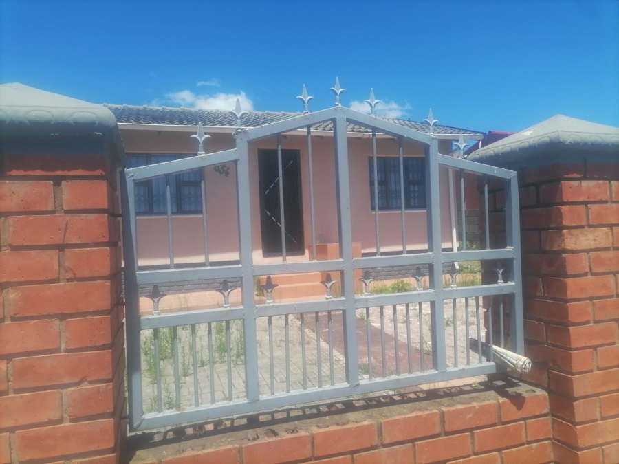 2 Bedroom Property for Sale in Phakamisa Eastern Cape